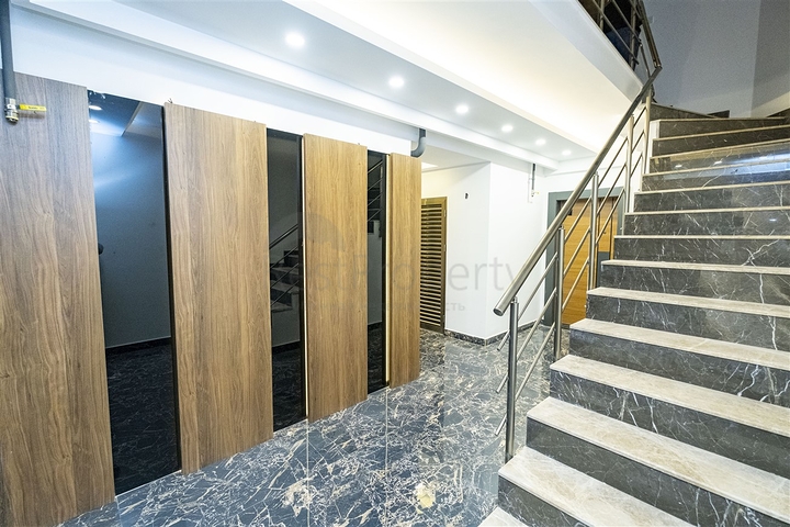 شقق بتصميمات مختلفة في مجمع جديد في ليمان