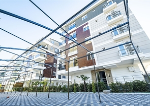 شقق بتصميمات مختلفة في مجمع جديد في ليمان