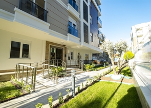 شقق بتصميمات مختلفة في مجمع جديد في ليمان