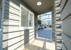 شقق بتصميمات مختلفة في مجمع جديد في ليمان