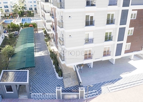 شقق بتصميمات مختلفة في مجمع جديد في ليمان