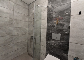 شقة غرفة وصالة - مجمع سكني حديث - في مهموتلار / الانيا 