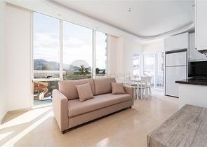 شقة غرفة وصالة - مجمع سكني حديث - قريب من الاسواق والبحر - في مهموتلار / الانيا 