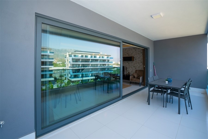 مجمع سكني بخدمات 5 نجوم - دوبلكس فاخرة - تصميم 2 غرف وصالة - في كارجي جاك / الانيا 