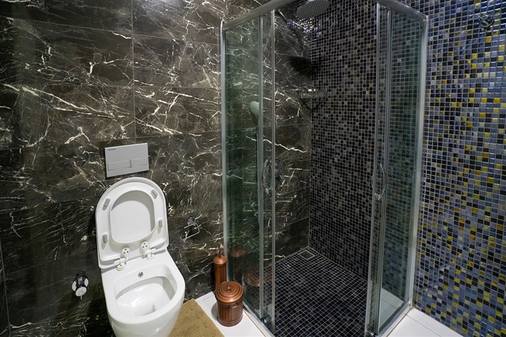 مجمع سكني بخدمات 5 نجوم - دوبلكس فاخرة - تصميم 2 غرف وصالة - في كارجي جاك / الانيا 