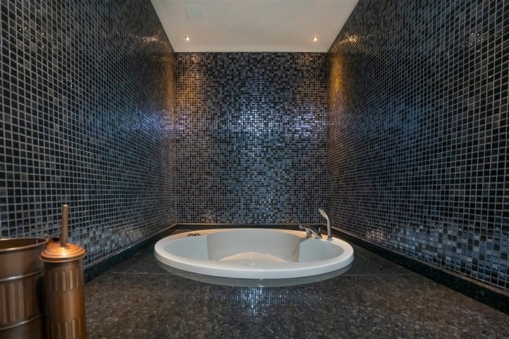 مجمع سكني بخدمات 5 نجوم - دوبلكس فاخرة - تصميم 2 غرف وصالة - في كارجي جاك / الانيا 