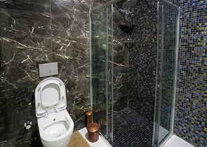 مجمع سكني بخدمات 5 نجوم - دوبلكس فاخرة - تصميم 2 غرف وصالة - في كارجي جاك / الانيا 