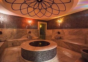 مجمع سكني بخدمات 5 نجوم - دوبلكس فاخرة - تصميم 2 غرف وصالة - في كارجي جاك / الانيا 