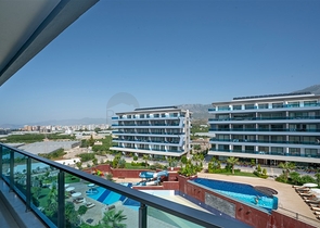 مجمع سكني بخدمات 5 نجوم - دوبلكس فاخرة - تصميم 2 غرف وصالة - في كارجي جاك / الانيا 