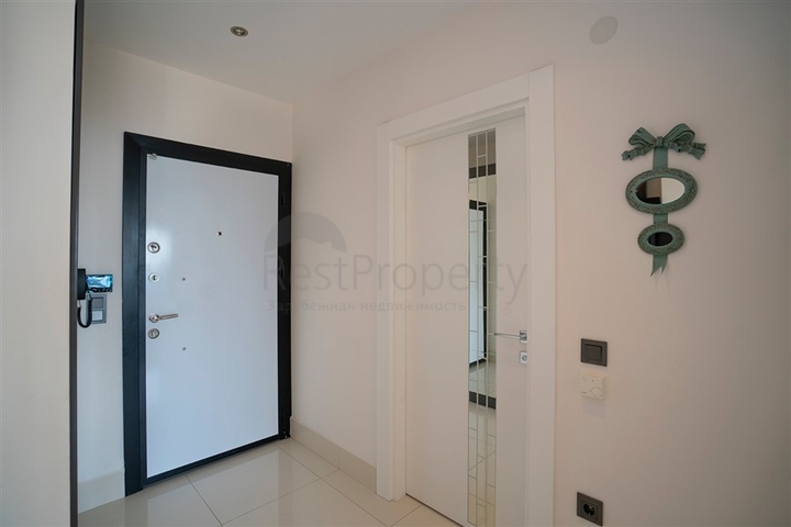 اطلالة بحر - شقة غرفة وصالة - ضمن مجمع 5 نجوم - في منطقة توسمور / الانيا 