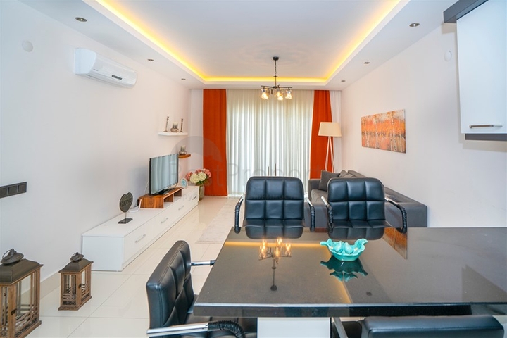 اطلالة بحر - شقة غرفة وصالة - ضمن مجمع 5 نجوم - في منطقة توسمور / الانيا 