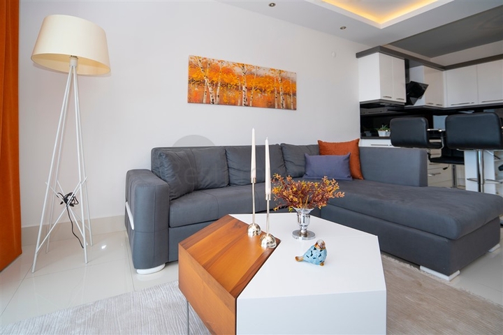 اطلالة بحر - شقة غرفة وصالة - ضمن مجمع 5 نجوم - في منطقة توسمور / الانيا 