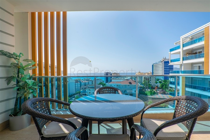 اطلالة بحر - شقة غرفة وصالة - ضمن مجمع 5 نجوم - في منطقة توسمور / الانيا 