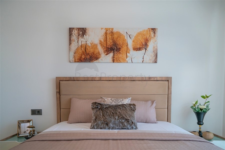 اطلالة بحر - شقة غرفة وصالة - ضمن مجمع 5 نجوم - في منطقة توسمور / الانيا 