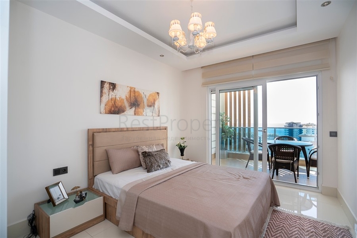 اطلالة بحر - شقة غرفة وصالة - ضمن مجمع 5 نجوم - في منطقة توسمور / الانيا 