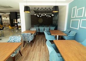 اطلالة بحر - شقة غرفة وصالة - ضمن مجمع 5 نجوم - في منطقة توسمور / الانيا 