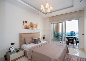 اطلالة بحر - شقة غرفة وصالة - ضمن مجمع 5 نجوم - في منطقة توسمور / الانيا 