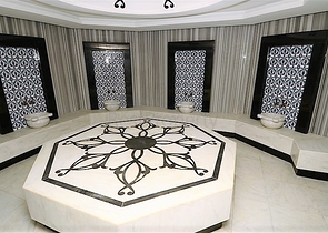 اطلالة بحر - شقة غرفة وصالة - ضمن مجمع 5 نجوم - في منطقة توسمور / الانيا 