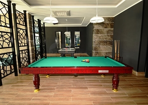 اطلالة بحر - شقة غرفة وصالة - ضمن مجمع 5 نجوم - في منطقة توسمور / الانيا 