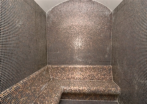 اطلالة بحر - شقة غرفة وصالة - ضمن مجمع 5 نجوم - في منطقة توسمور / الانيا 