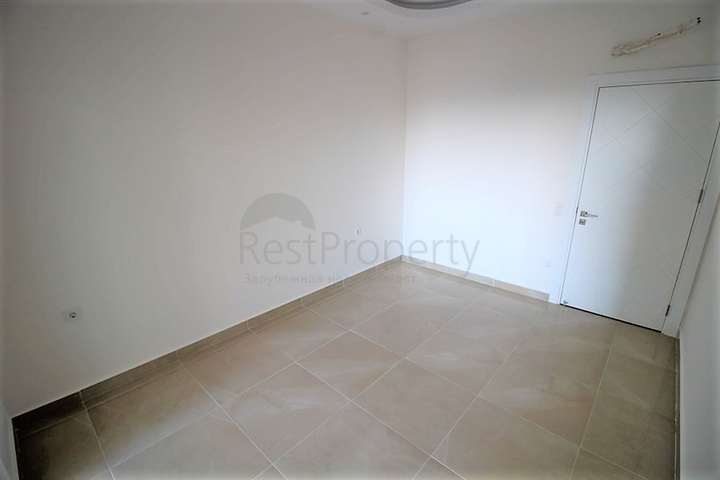 مجمع فاخر - طابق مرتفع - غرفة وصالة - في مهموتلار / الانيا 