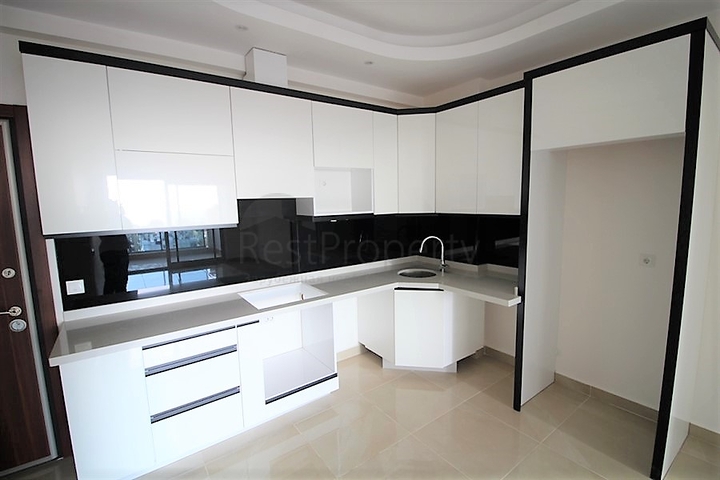 مجمع فاخر - طابق مرتفع - غرفة وصالة - في مهموتلار / الانيا 