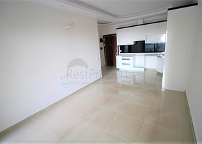 مجمع فاخر - طابق مرتفع - غرفة وصالة - في مهموتلار / الانيا 