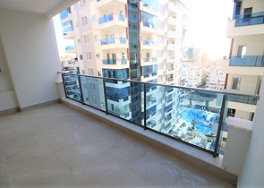 مجمع فاخر - طابق مرتفع - غرفة وصالة - في مهموتلار / الانيا 