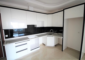 مجمع فاخر - طابق مرتفع - غرفة وصالة - في مهموتلار / الانيا 