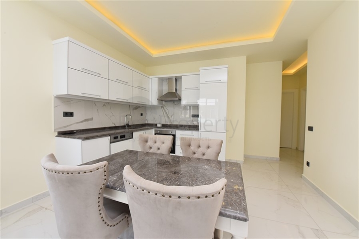 ضمن مجمع فاخر -في موقع استراتيجي - شقة 2 غرفة وصالة -  مركز الانيا 