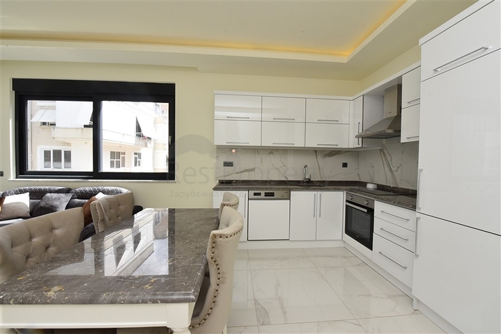 ضمن مجمع فاخر -في موقع استراتيجي - شقة 2 غرفة وصالة -  مركز الانيا 