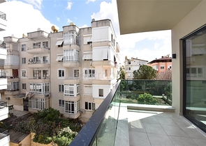 ضمن مجمع فاخر -في موقع استراتيجي - شقة 2 غرفة وصالة -  مركز الانيا 