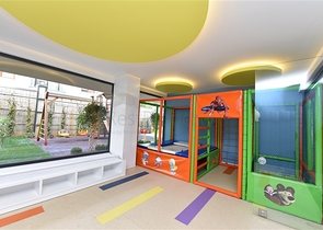 ضمن مجمع فاخر -في موقع استراتيجي - شقة 2 غرفة وصالة -  مركز الانيا 