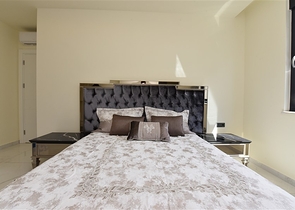 ضمن مجمع فاخر -في موقع استراتيجي - شقة 2 غرفة وصالة -  مركز الانيا 