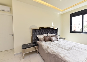 ضمن مجمع فاخر -في موقع استراتيجي - شقة 2 غرفة وصالة -  مركز الانيا 