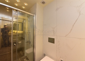 ضمن مجمع فاخر -في موقع استراتيجي - شقة 2 غرفة وصالة -  مركز الانيا 