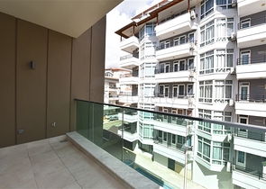 ضمن مجمع فاخر -في موقع استراتيجي - شقة 2 غرفة وصالة -  مركز الانيا 