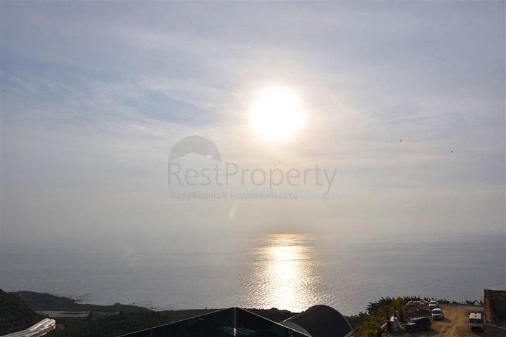 للباحثين عن التميز والفخامة - فيلا قيد الانشاء بموقع ومواصفات عالية - في كارجي جاك / الانيا 