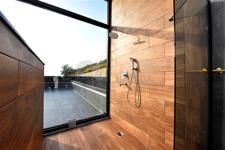 للباحثين عن التميز والفخامة - فيلا قيد الانشاء بموقع ومواصفات عالية - في كارجي جاك / الانيا 