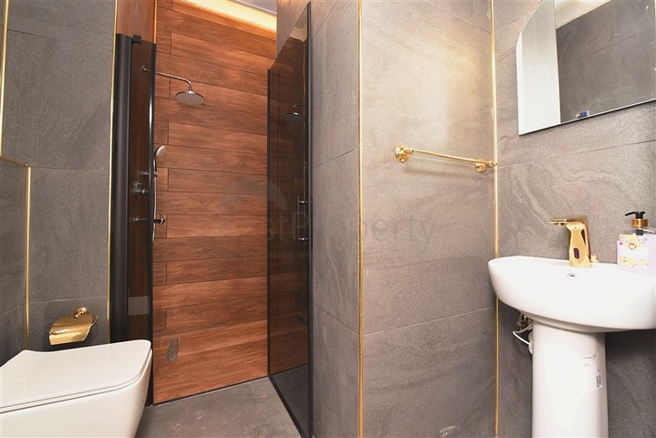 للباحثين عن التميز والفخامة - فيلا قيد الانشاء بموقع ومواصفات عالية - في كارجي جاك / الانيا 