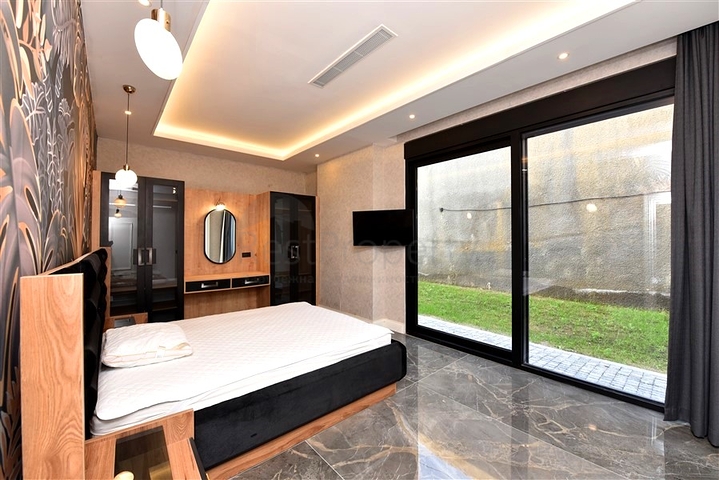 للباحثين عن التميز والفخامة - فيلا قيد الانشاء بموقع ومواصفات عالية - في كارجي جاك / الانيا 