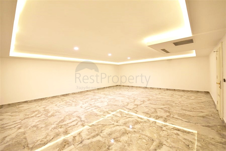 للباحثين عن التميز والفخامة - فيلا قيد الانشاء بموقع ومواصفات عالية - في كارجي جاك / الانيا 