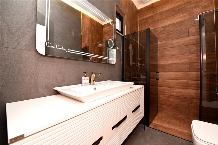 للباحثين عن التميز والفخامة - فيلا قيد الانشاء بموقع ومواصفات عالية - في كارجي جاك / الانيا 