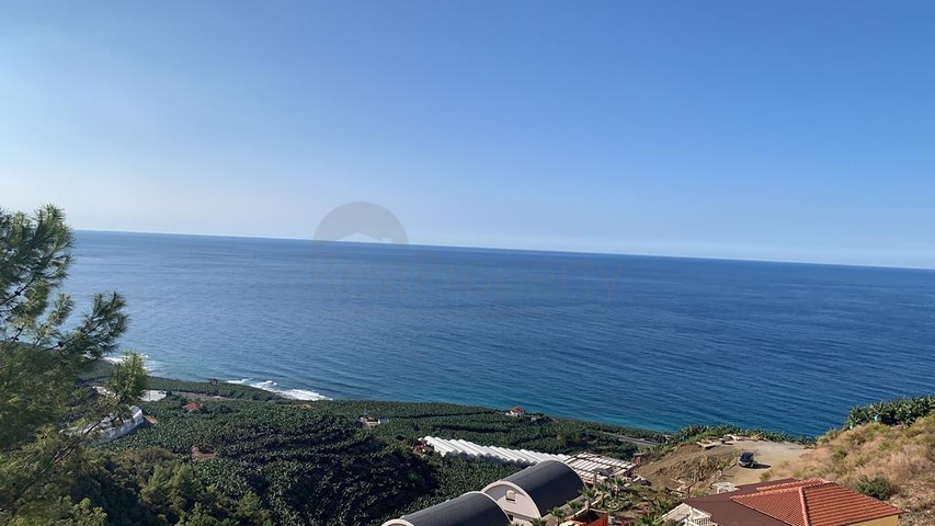 للباحثين عن التميز والفخامة - فيلا قيد الانشاء بموقع ومواصفات عالية - في كارجي جاك / الانيا 