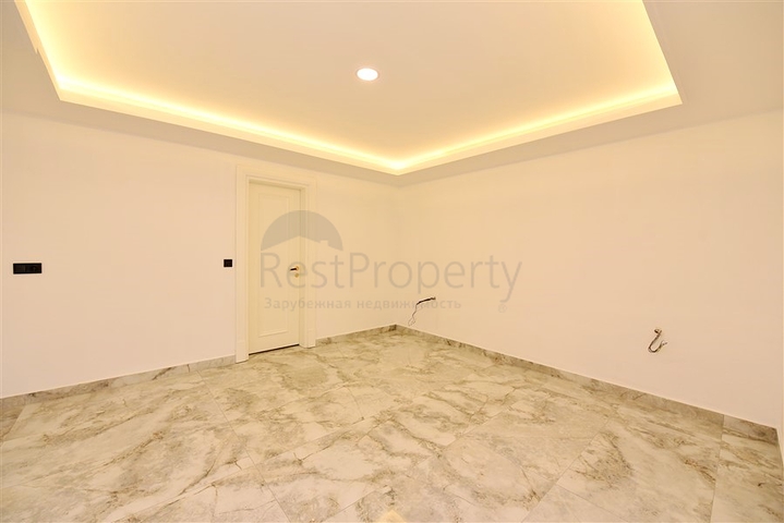 للباحثين عن التميز والفخامة - فيلا قيد الانشاء بموقع ومواصفات عالية - في كارجي جاك / الانيا 