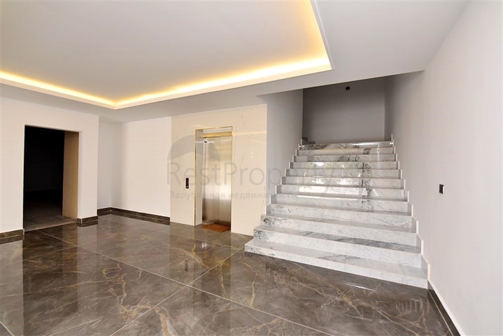 للباحثين عن التميز والفخامة - فيلا قيد الانشاء بموقع ومواصفات عالية - في كارجي جاك / الانيا 