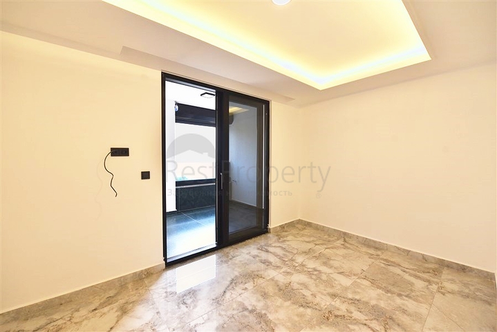 للباحثين عن التميز والفخامة - فيلا قيد الانشاء بموقع ومواصفات عالية - في كارجي جاك / الانيا 