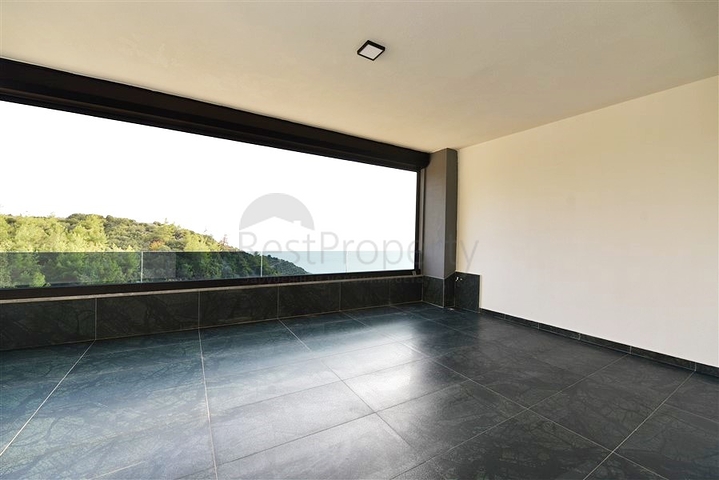 للباحثين عن التميز والفخامة - فيلا قيد الانشاء بموقع ومواصفات عالية - في كارجي جاك / الانيا 