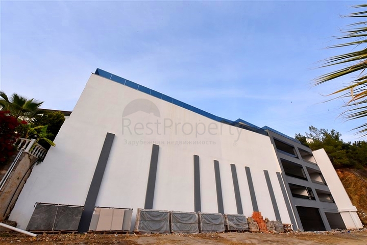 للباحثين عن التميز والفخامة - فيلا قيد الانشاء بموقع ومواصفات عالية - في كارجي جاك / الانيا 