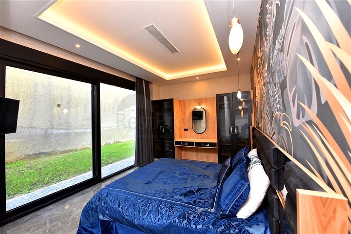 للباحثين عن التميز والفخامة - فيلا قيد الانشاء بموقع ومواصفات عالية - في كارجي جاك / الانيا 